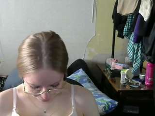 Live cam show with Luna