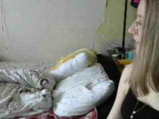 le modèle marlinaja est en webcam porno dans un show sur le site camsoda, il possède les tags suivants: ahegao,smoking,natural,nature,no drinking,normal,ohmibod,public,sexy,skinny,solo,ass bouncing,spanking,strip,striptease,teen 18,twerk,upskirt,wet,yoga