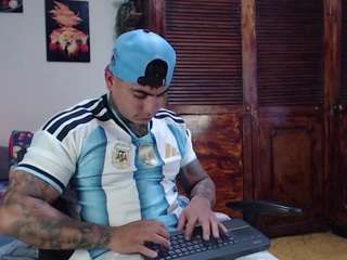 maxstron111 Sex Cam Show
