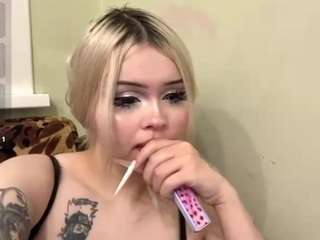 reneedinuzzo's live room