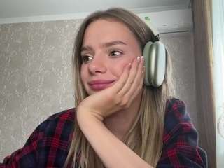 Live cam show with Eni