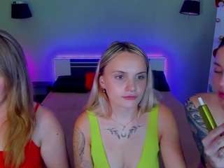 succescheriesss's live room