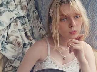 Revalaflin's cam show statistics and live stream