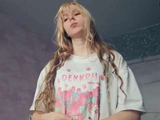 RevaLaflin live cam preview