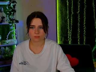 bloom-night live cam preview