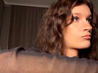 carolinabeute live on CamSoda