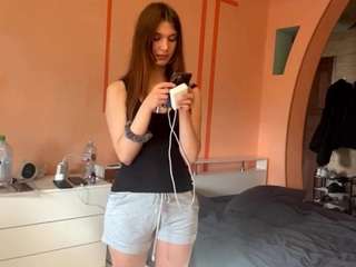 ClarisGropp live webcam show