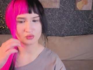 Ekimmj-age live webcam show