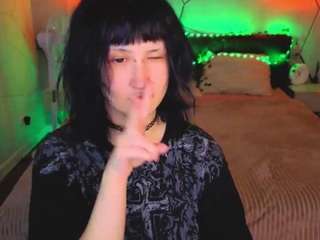 ekimmj-age's CamSoda show and profile