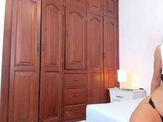 MissDangerously live webcam show