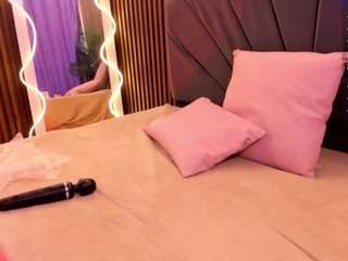 neftis-tay Live Webcam on CamSoda