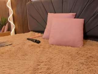 Live cam show with neftis-tay