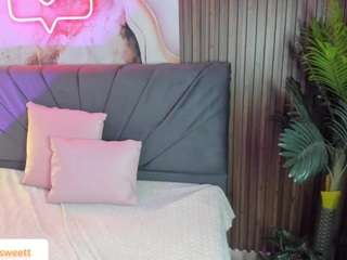 neftis-tay's live room
