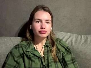 Live cam show with NikoleBirklid