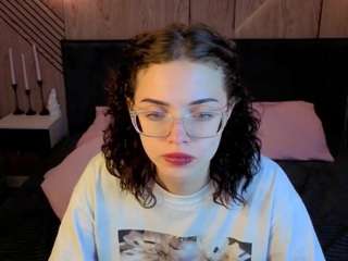 wullwet-rav live on CamSoda