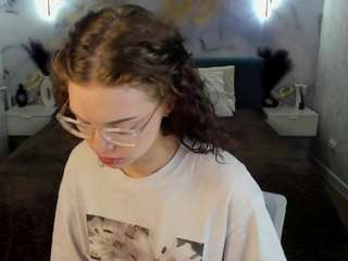 le modèle wullwet-rav est en webcam porno dans un show sur le site camsoda, il possède les tags suivants: ass,sexy,bedroom,no smoking,normal,oil,orgasm,pussy,school,sexting,shaved pussy,natural,skinny,strip,striptease,sweet,tattoos,tease,teen (18+),wet