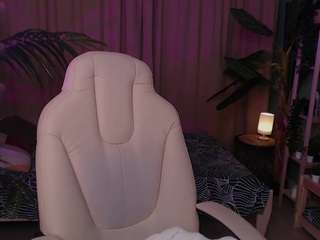 bety-white live webcam show