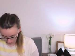 AnnaGentle live webcam show