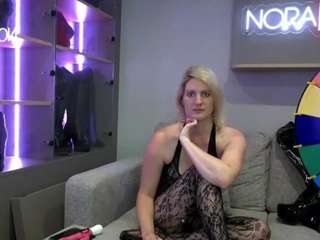 nora-noxx live webcam show