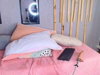 naughty-morena's live room