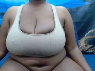 SexyBoobs44DD live webcam show