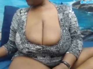 SexyBoobs44DD live cam preview