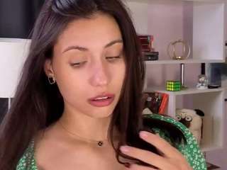 le modèle ruthclayton est en webcam porno dans un show sur le site camsoda, il possède les tags suivants: black hair,green eyes,no drinking,no smoking,skinny,teen 18,young adult,hd