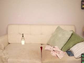itschloelaurent Sex Cam Show