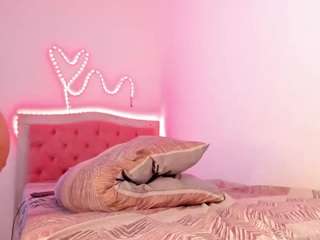 le modèle kitten-danna est en webcam porno dans un show sur le site camsoda, il possède les tags suivants: ahegao,lush,strip,squirter,spank,sexy,sex toys,no smoking,no drinking,natural,naked,mature,full nudity,ass,fingering,erotic dance,doggy style,dildo or vibrator,deepthroat,cock rating