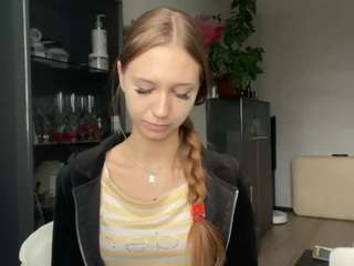 le modèle ladonnabassler est en webcam porno dans un show sur le site camsoda, il possède les tags suivants: ahegao,naked,tease,tattoos,strip,squirter,spank,skinny,sexy,pussy,public,no smoking,no drinking,nipple piercings,nature,natural,lush,amateur,asshole,anal