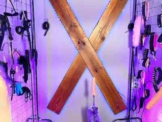 lauraslavebdsm live