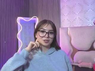 Andrea-tay's cam show statistics and live stream