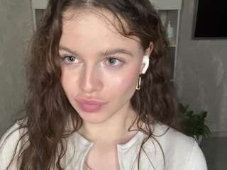 delisacalender live profile