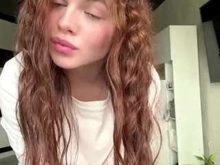 DelisaCalender live webcam show