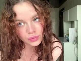 DelisaCalender live webcam show