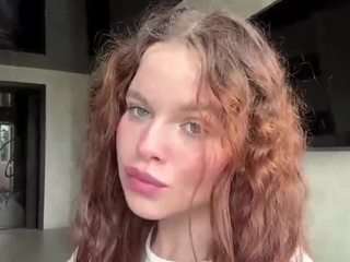 DelisaCalender live webcam show