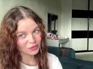 DelisaCalender live webcam show