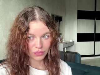 DelisaCalender live webcam show