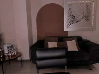 EmmaMonroeX live webcam show