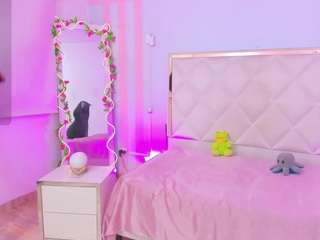 le modèle fiory-tay est en webcam porno dans un show sur le site camsoda, il possède les tags suivants: anal,handjob,thick,spank,shaved pussy,sex toys,pussy,penetration,no smoking,no drinking,mature,lush,lingerie,horny,hazel eyes,full nudity,ass clapping,fingering,fetish,feet