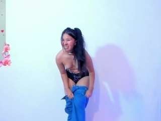 le modèle victoria-tay est en webcam porno dans un show sur le site camsoda, il possède les tags suivants: ball sucking,blowjob,brown eyes,cowgirl,deepthroat,dildo or vibrator,handjob,no drinking,no smoking,normal,raven hair,hd,small tits