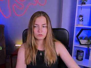 hanna-kiss3