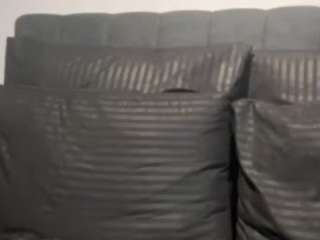 Hotmelelo live webcam show