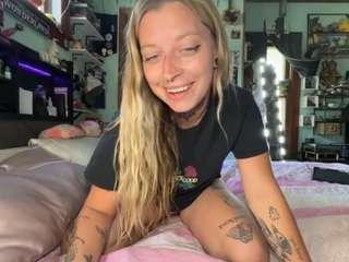 bittybrat333 Sex Cam Show