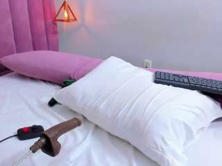 megansaaenz Live Webcam on CamSoda