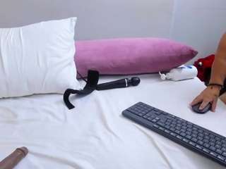 Megansaaenz live webcam show