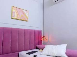 Megansaaenz live webcam show