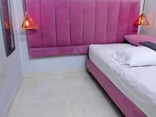 Megansaaenz's cam show statistics and live stream