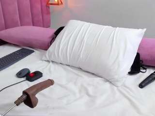 Megansaaenz live webcam show