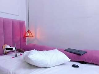 Megansaaenz live webcam show